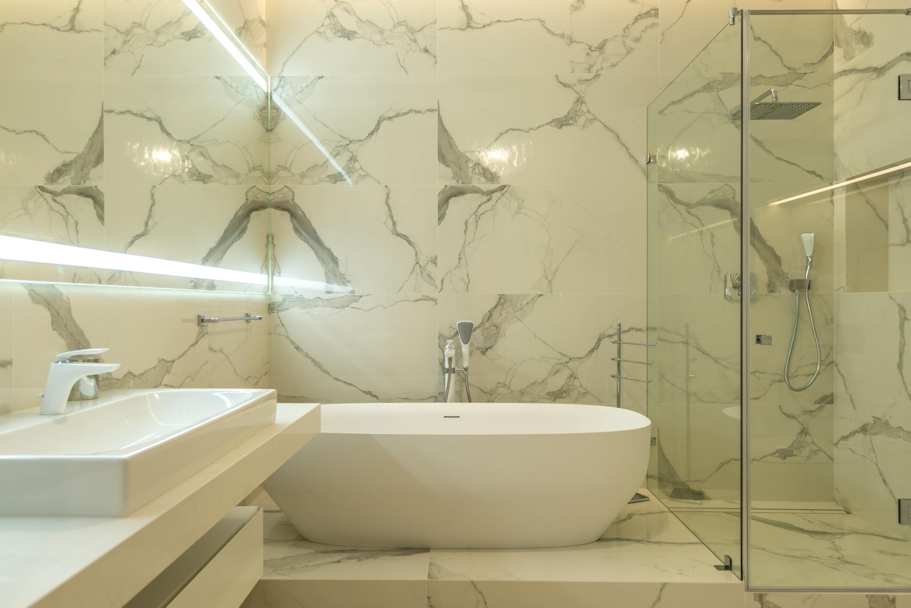 Coût rénovation salle de bain : Prix et astuces