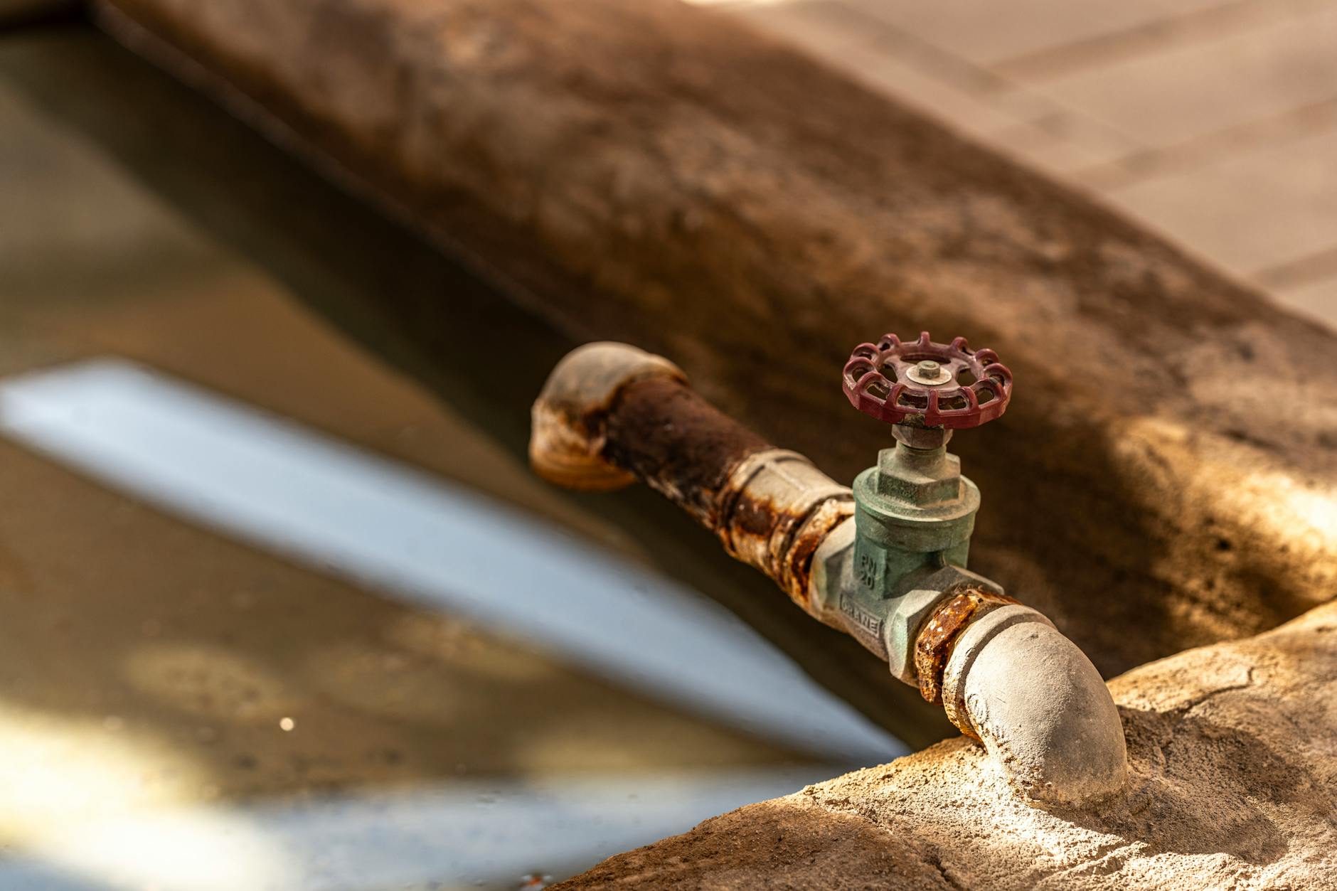 Tarif réparation fuite eau : Tarifs détaillés et pièges à éviter